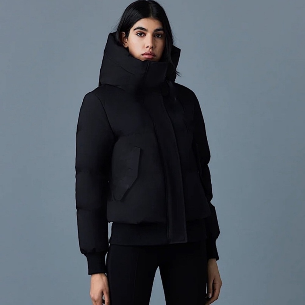 Storm mountain 🏔️ real down jacket , size Small